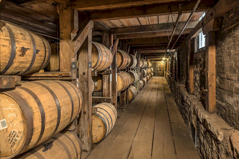 Bourbon Whiskey: 100% americano