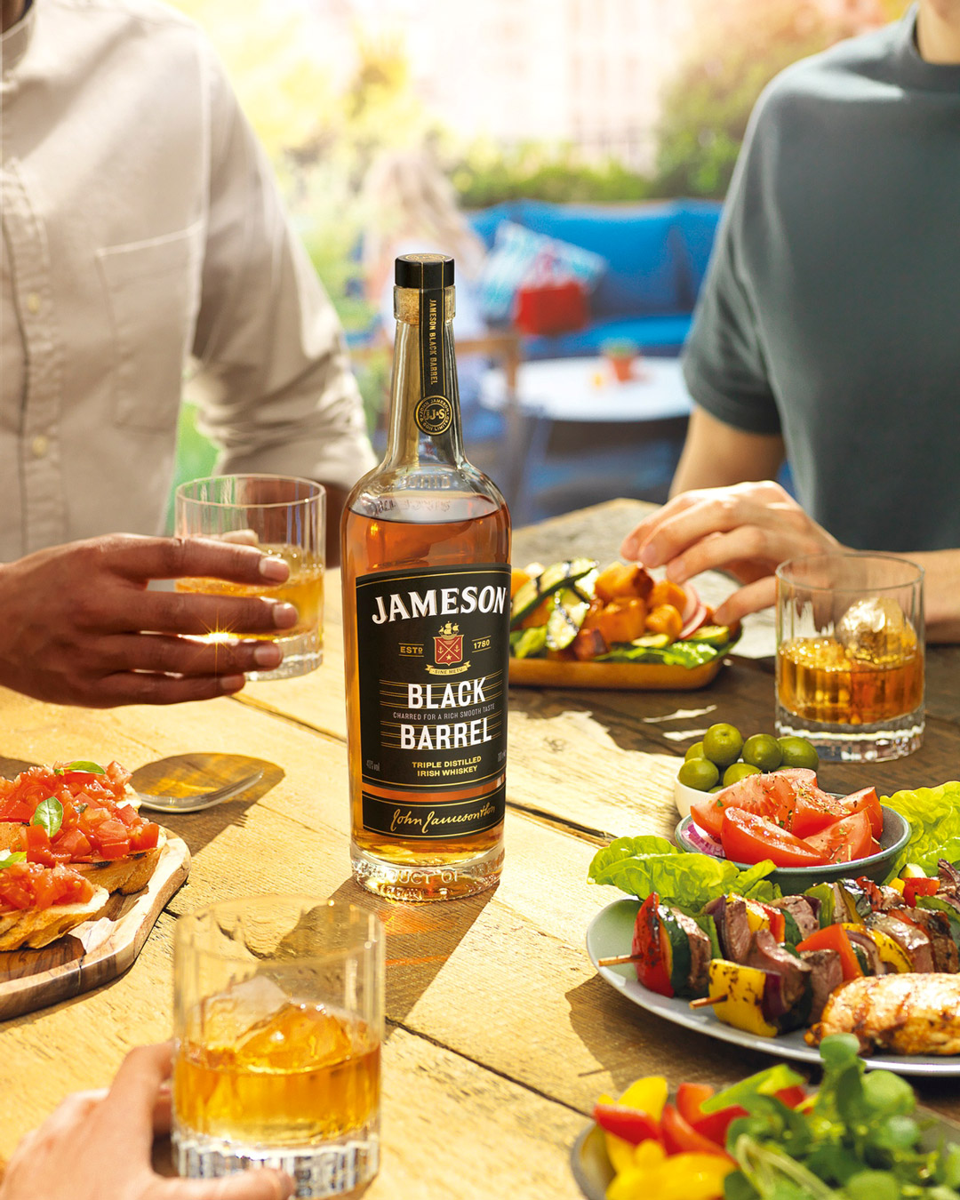 irish whiskey jameson black barrel
